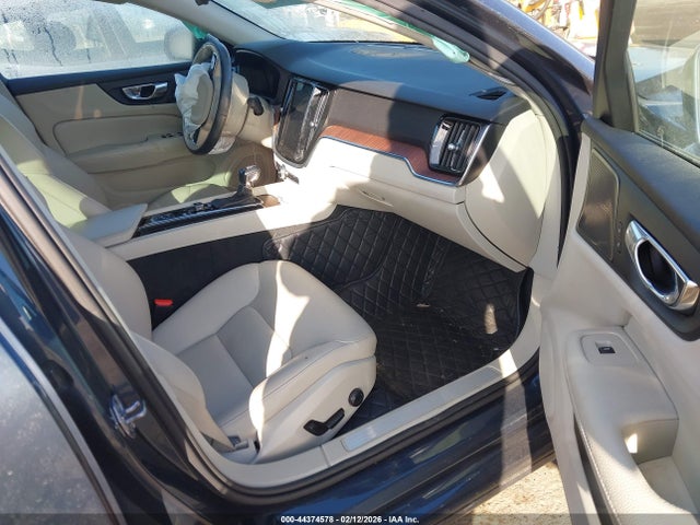 7JR102FK6LG065666 Volvo S60 T5 Momentum