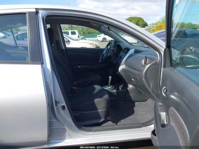 3N1CN7AP7JL875960 Nissan Versa 1.6 Sv