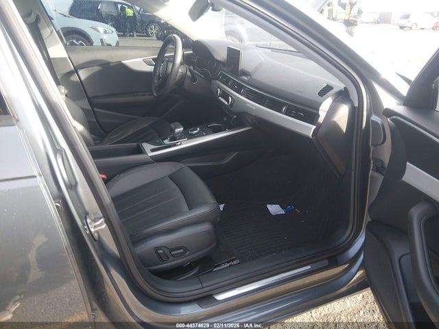 2017 AUDI A4 WAUANAF46HN066621 Photo 4