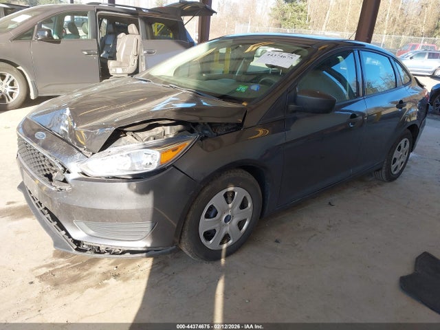 Ford FOCUS S 2018 1FADP3E20JL330073 Image 2