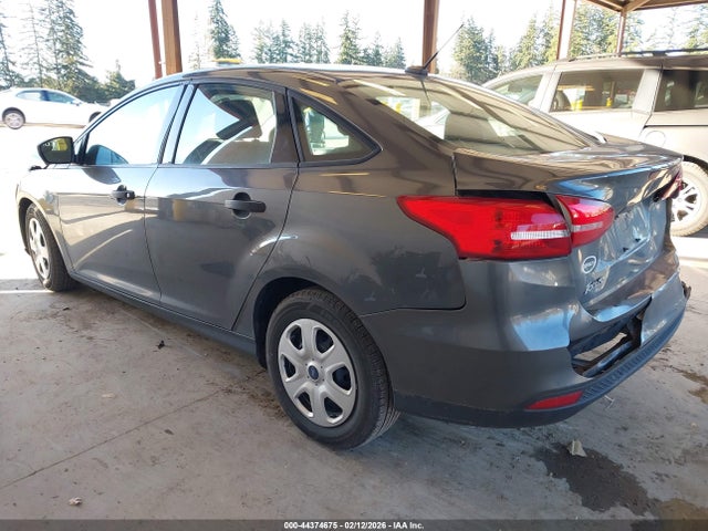 Ford FOCUS S 2018 1FADP3E20JL330073 Image 3