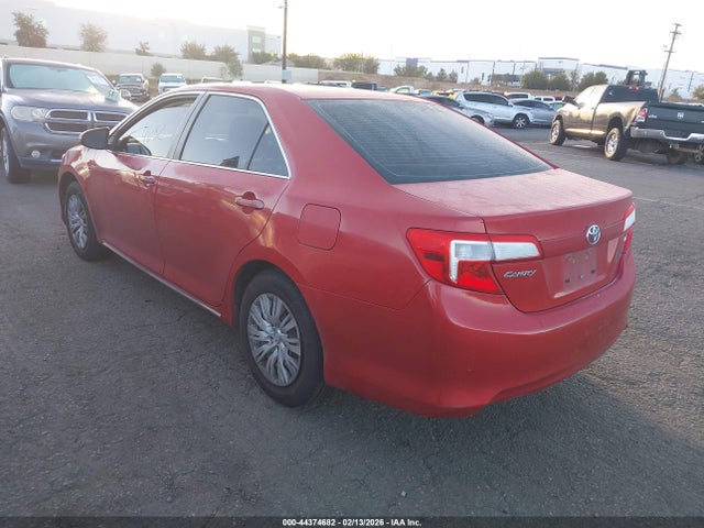2014 TOYOTA CAMRY 4T4BF1FK6ER369534 Photo 2