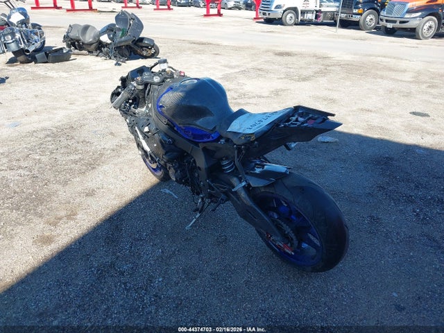 Yamaha YZFR1 2021 JYARN66E4MA001307 Image 3