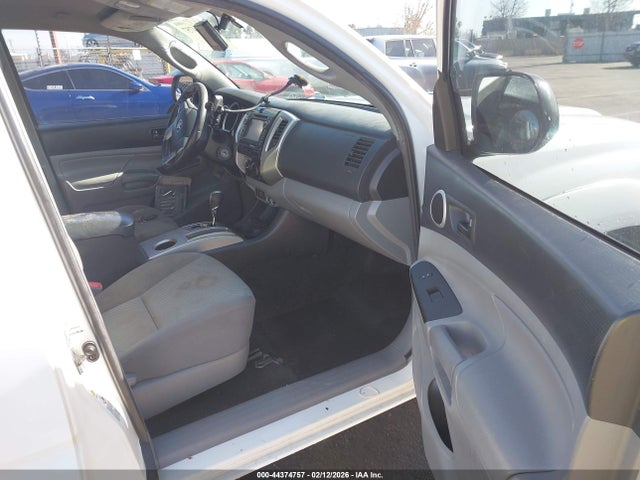 44374757 :رقم المزاد ، 5TFTX4GN7DX025377 vin ، 2013 Toyota Tacoma Prerunner مزاد بيع