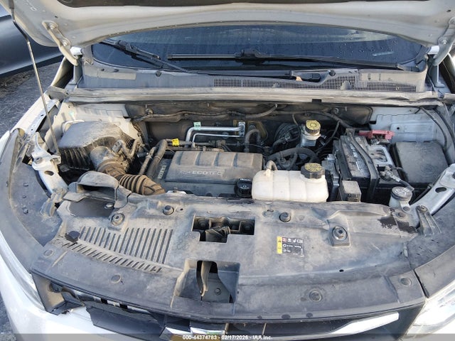 KL7CJKSB2JB723999 Chevrolet TRAX LS