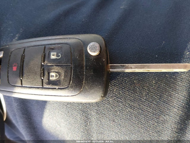 KL7CJKSB2JB723999 Chevrolet TRAX LS