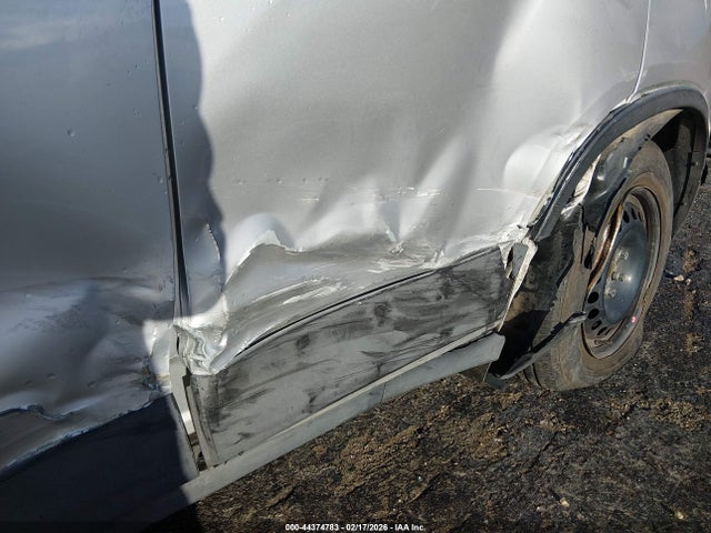 KL7CJKSB2JB723999 Chevrolet TRAX LS