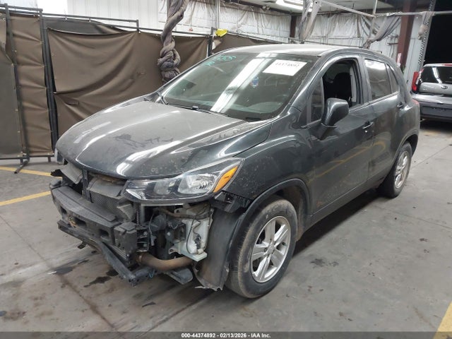 Chevrolet TRAX LS 2019 3GNCJKSB2KL327498 Image 2