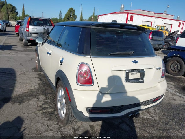 2012 MINI COOPER S WMWSV3C59CTY18636 Photo 2