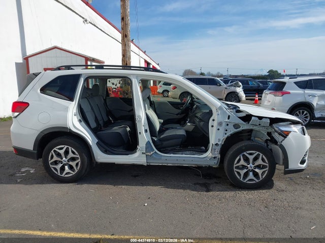 JF2SKADC0RH448266 Subaru Forester Premium