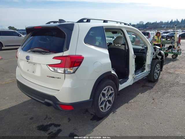 JF2SKADC0RH448266 Subaru Forester Premium