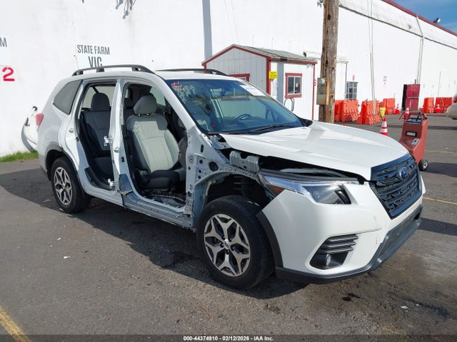 JF2SKADC0RH448266 Subaru Forester Premium