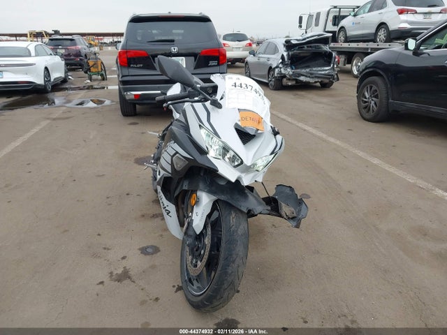ML5ZXCS18SDA33606 Kawasaki Zx400 S
