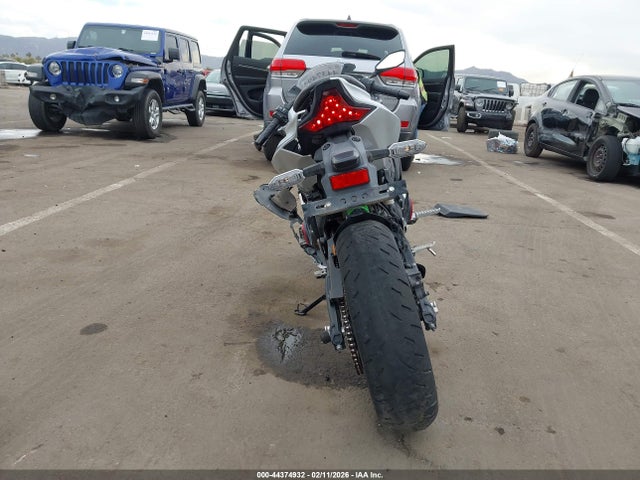 ML5ZXCS18SDA33606 Kawasaki Zx400 S
