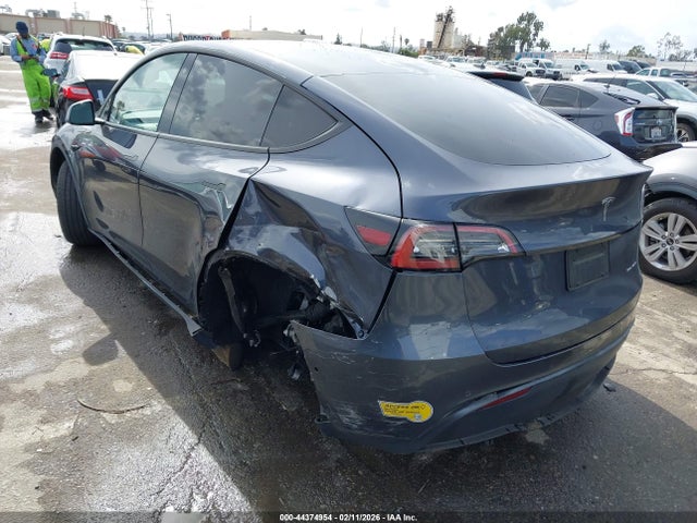 2022 TESLA MODEL Y 7SAYGDEE6NF363179 Photo 2