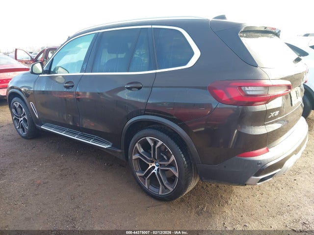 2022 BMW X5 5UXCR4C03N9L61052 Photo 2