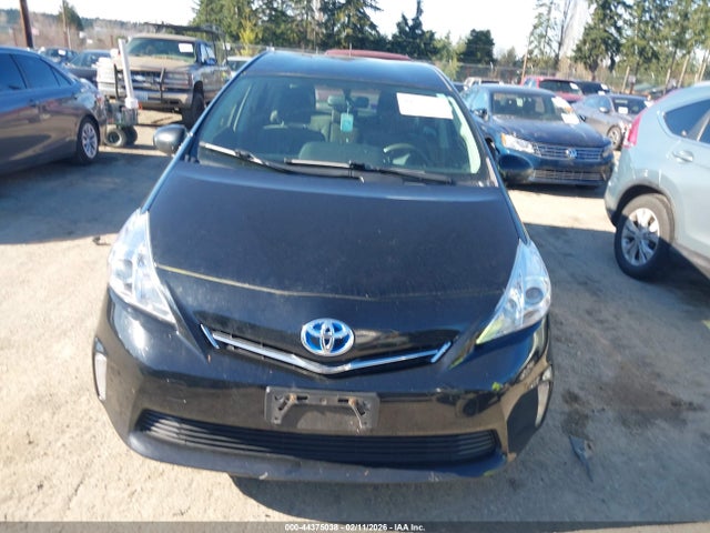 JTDZN3EU1E3314428 Toyota Prius V Two
