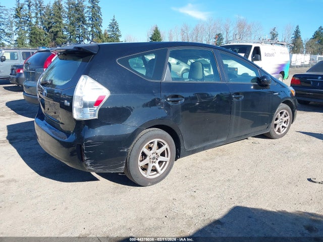 JTDZN3EU1E3314428 Toyota Prius V Two