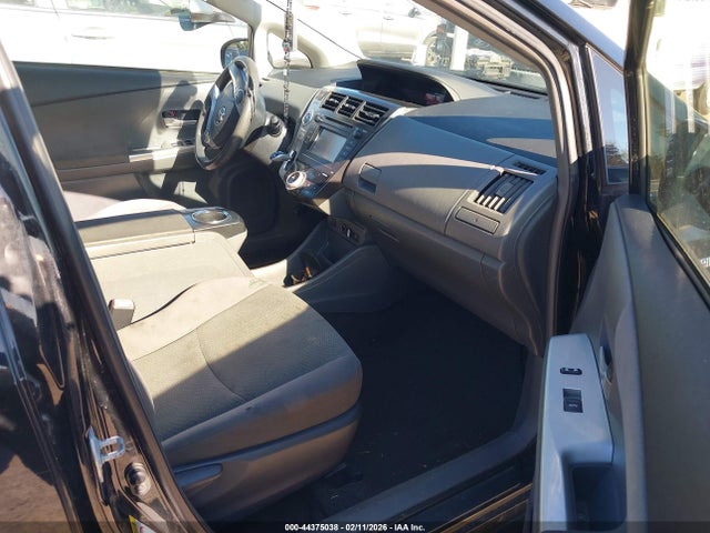 JTDZN3EU1E3314428 Toyota Prius V Two