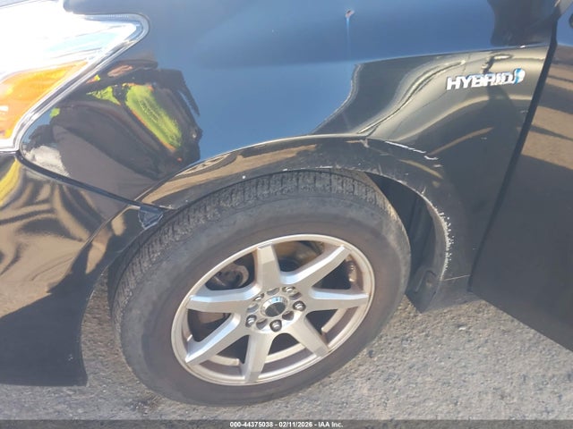 JTDZN3EU1E3314428 Toyota Prius V Two