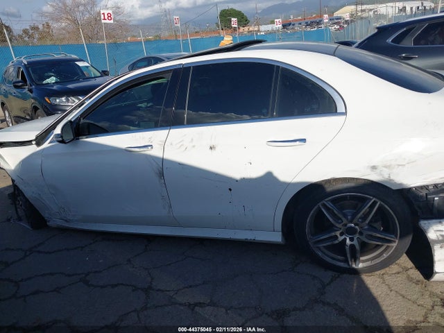 2018 Mercedes-benz E 300 მანქანა იყიდება აუქციონზე, vin: WDDZF4JB5JA345152, აუქციონის ნომერი: 44375045