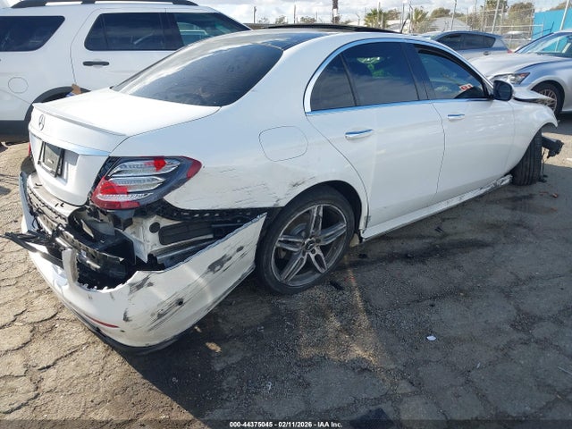 2018 Mercedes-benz E 300 მანქანა იყიდება აუქციონზე, vin: WDDZF4JB5JA345152, აუქციონის ნომერი: 44375045