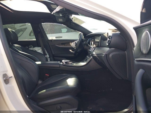 2018 Mercedes-benz E 300 მანქანა იყიდება აუქციონზე, vin: WDDZF4JB5JA345152, აუქციონის ნომერი: 44375045