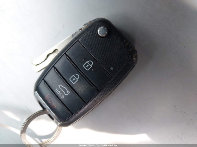 5XXGT4L35GG090712 KIA Optima Lx