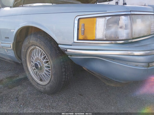 44375059 :رقم المزاد ، 1LNLM81WXNY648307 vin ، 1992 Lincoln Town Car Executive مزاد بيع