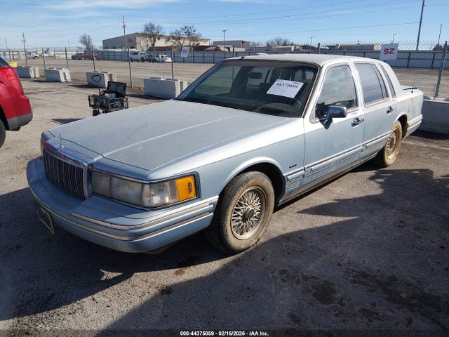 44375059 :رقم المزاد ، 1LNLM81WXNY648307 vin ، 1992 Lincoln Town Car Executive مزاد بيع