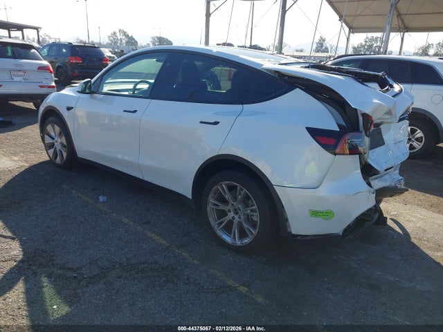 2023 TESLA MODEL Y 7SAYGDEE4PF807159 Photo 2