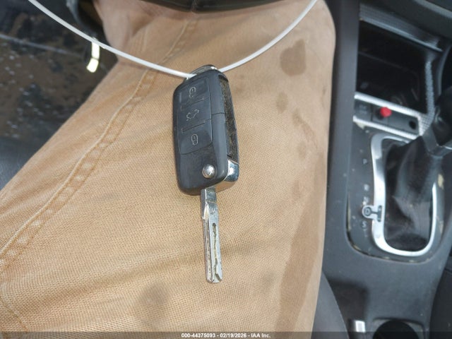 2008 VOLKSWAGEN R32 WVWKC71KX8W250217 Photo 10