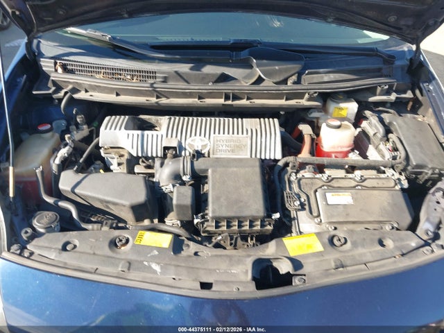 JTDKN3DU8F1862734 Toyota Prius Two