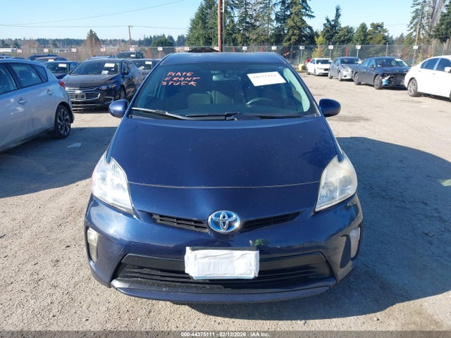 JTDKN3DU8F1862734 Toyota Prius Two