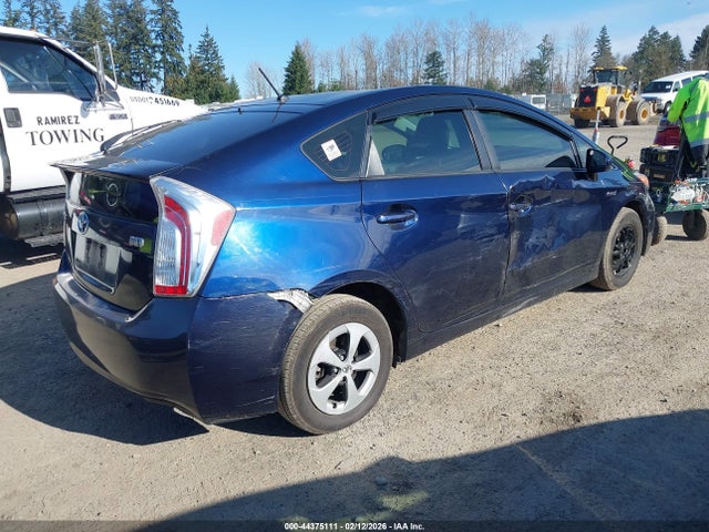 JTDKN3DU8F1862734 Toyota Prius Two