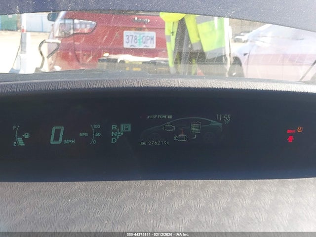 JTDKN3DU8F1862734 Toyota Prius Two