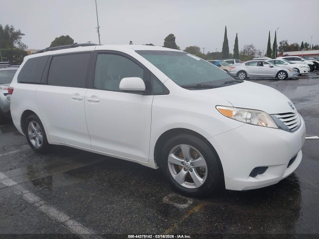 Toyota Sienna Le 8 Passenger 2015 5TDKK3DC9FS553972 Image 13