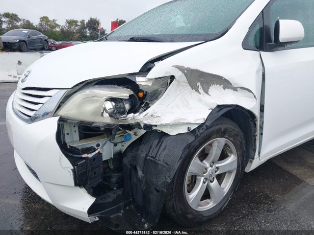 Toyota Sienna Le 8 Passenger 2015 5TDKK3DC9FS553972 Image 6