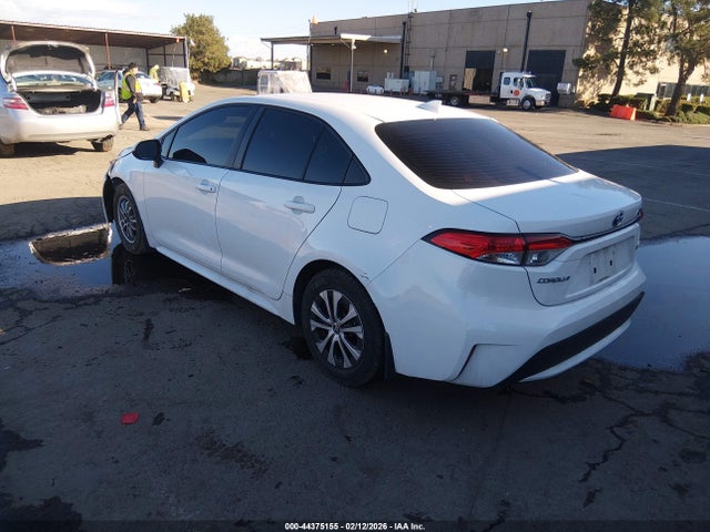 Toyota Corolla Hybrid Le 2022 JTDEAMDE7N3013155 Image 3