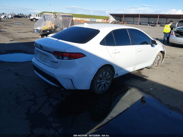 Toyota Corolla Hybrid Le 2022 JTDEAMDE7N3013155 Image 4