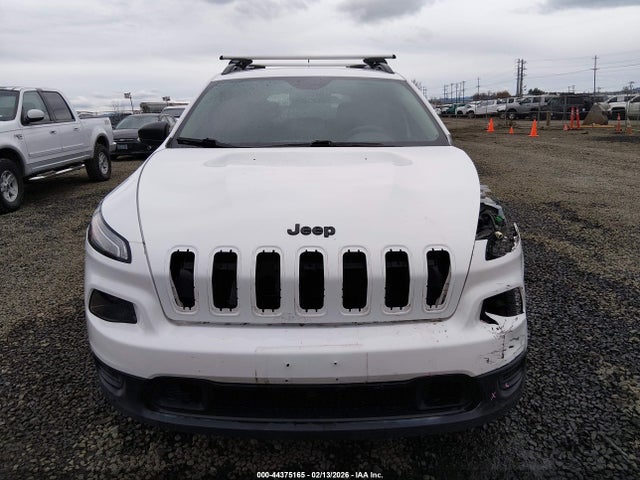 1C4PJLAB8HW508951 Jeep Cherokee Altitude Fwd
