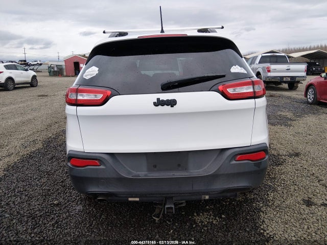 1C4PJLAB8HW508951 Jeep Cherokee Altitude Fwd