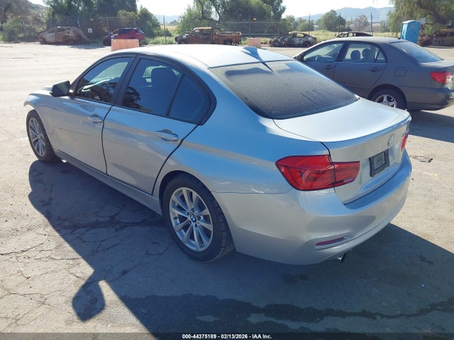 WBA8E1G58JNU92256 BMW 320i