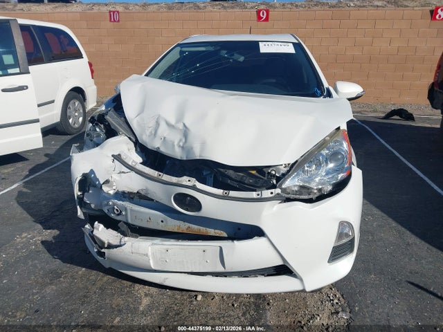 Toyota Prius C Two 2014 JTDKDTB39E1085136 Image 12