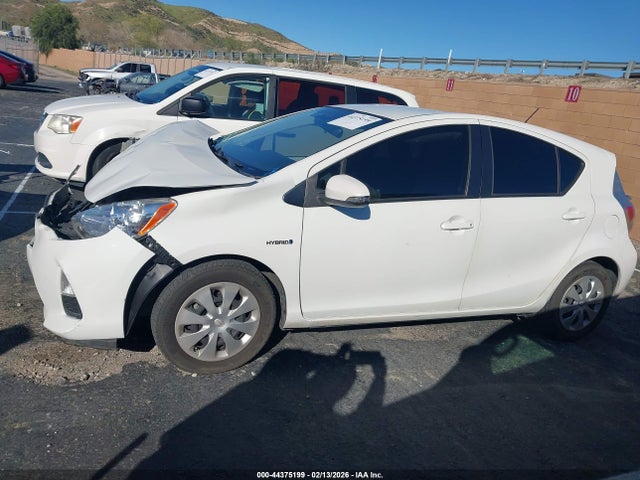 Toyota Prius C Two 2014 JTDKDTB39E1085136 Image 14