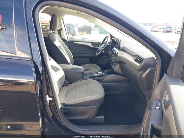 1FMCU9G69NUA43070 Ford ESCAPE SE