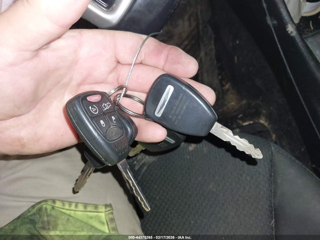 44375265 :رقم المزاد ، 1C3BC1FB2BN584197 vin ، 2011 Chrysler 200 Touring مزاد بيع