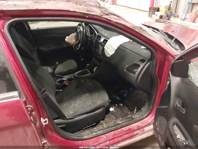 44375265 :رقم المزاد ، 1C3BC1FB2BN584197 vin ، 2011 Chrysler 200 Touring مزاد بيع