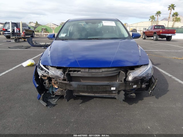 KMHLL4AG6PU596995 Hyundai ELANTRA SE
