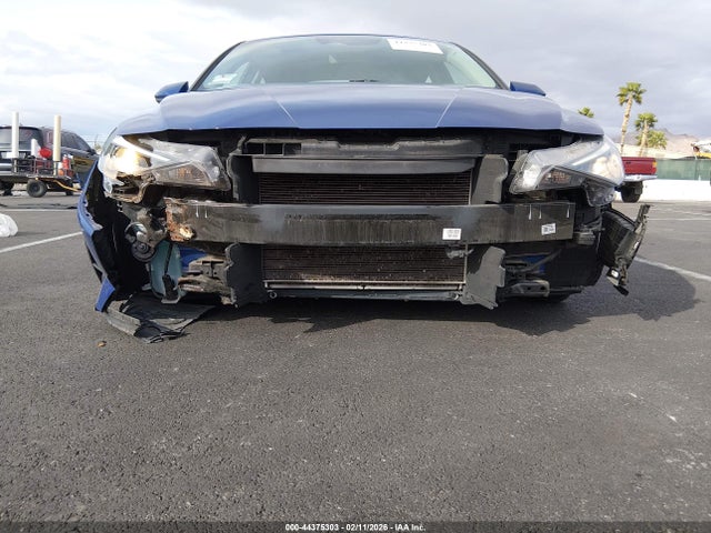 KMHLL4AG6PU596995 Hyundai ELANTRA SE